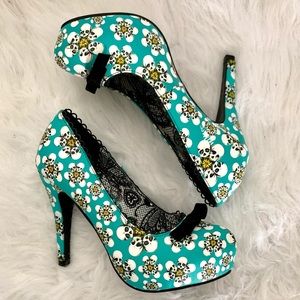 Iron Fist Skull Daisy heels size 7